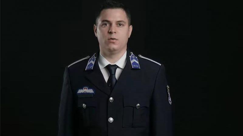 Gyermekként rengeteg nehézséggel kellett megküzdenie, de ma már ő az év rendőre, aki példaként áll előttünk.