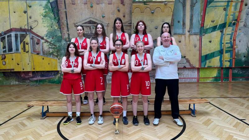 Bolyai: Ezüstérmet hozott haza a női kosárlabda csapat!