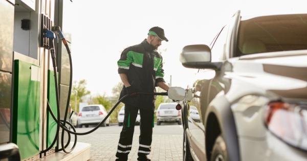 Csütörtökön ismét csökken az üzemanyag ára, ám ezúttal csak az egyik típus esetében érezhetjük a könnyítést.