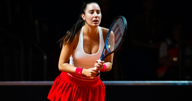 Bár sokan le akarták beszélni róla, Océane Dodin, a francia teniszező, végül mégis belevágott és hatalmas melleket csináltatott magának.