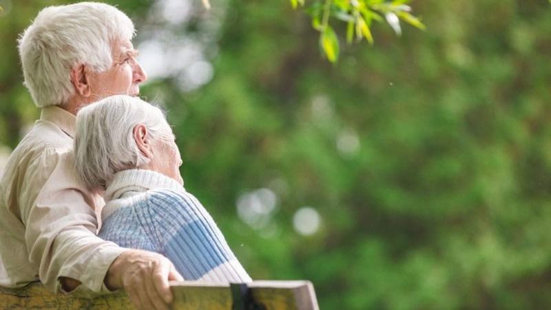 Az idősebb korosztály tiszteletére különleges ünnepséget szerveznek, ahol a szépkorúak méltó módon kapják meg elismerésüket és szeretetüket.