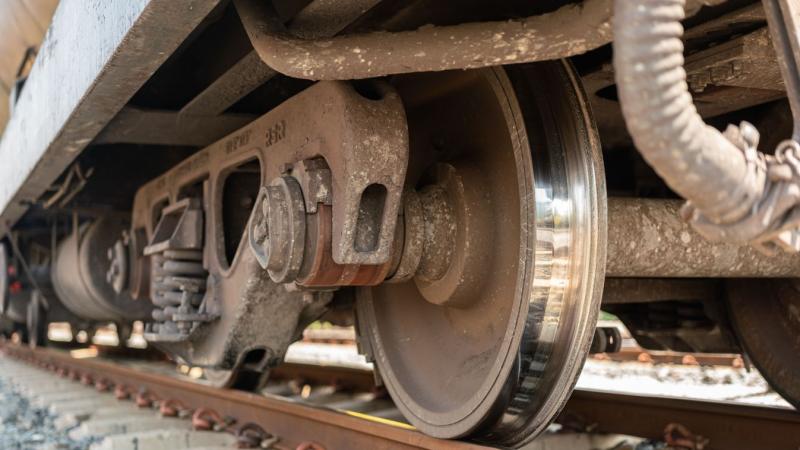 Budapestre tartó tehervonat gázolt el egy embert.