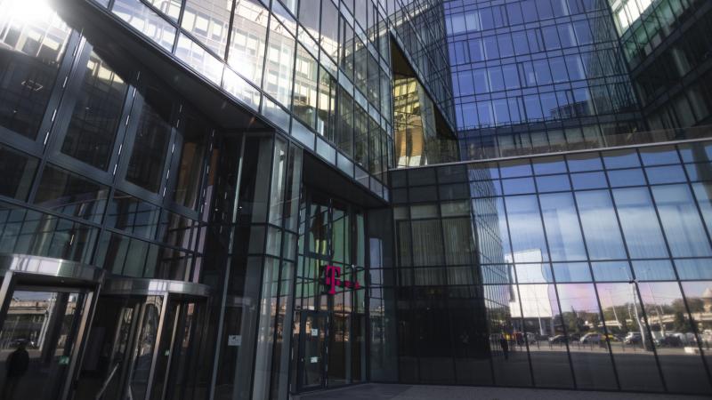 Érkezik a Magyar Telekom legfrissebb negyedéves jelentése - Fedezd fel velünk, mire számíthatunk!