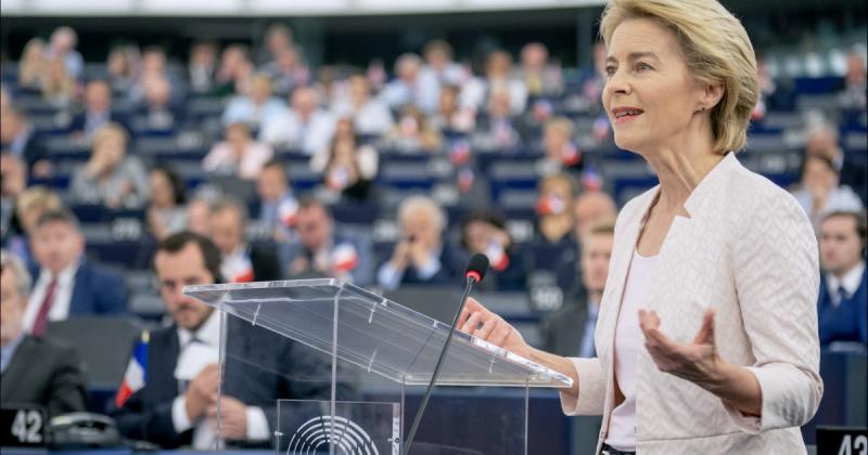 Pánikhangulat Brüsszelben az amerikai béketervezet következményeként + videó

Brüsszel utcáin feszültség tapasztalható, miután nyilvánosságra került az Egyesült Államok új béketervezete. A politikai elemzők és a diplomaták körében egyaránt aggodalomra ad 