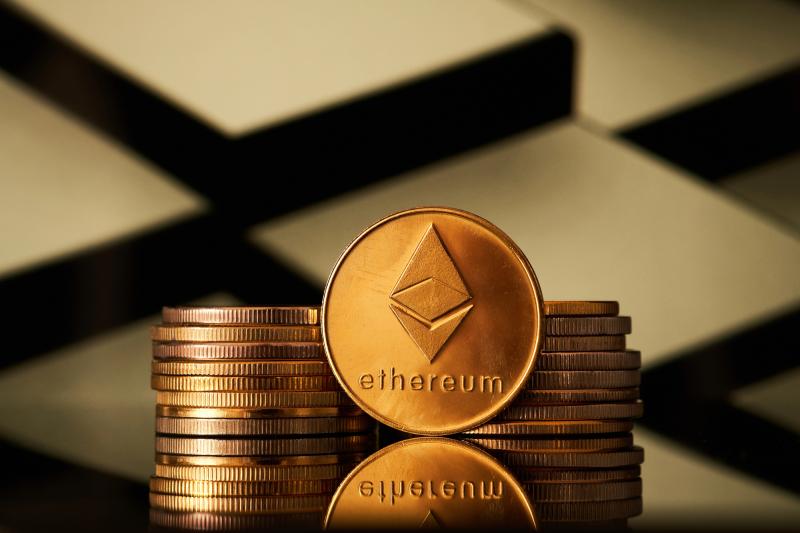 **Az Ethereum Piaci Változásai és Jövőbeli Kilátásai | FinTechRadar**

Az Ethereum, mint az egyik legismertebb decentralizált platform, folyamatosan formálja a kriptovaluták világát. Az utóbbi időszak piaci ingadozásai és technológiai fejlesztései nem csu