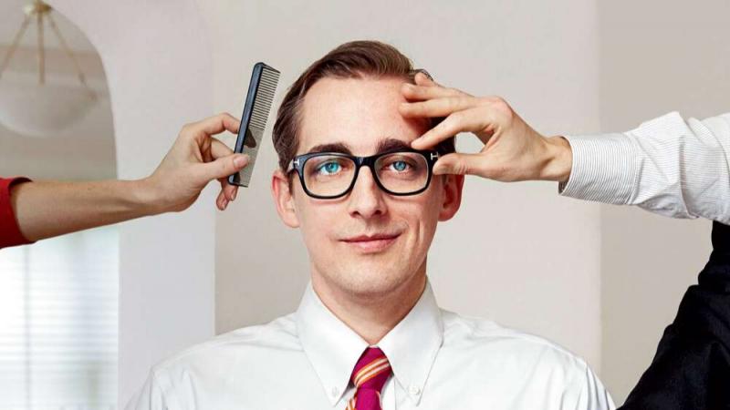 A részvényesek egy különleges kérdést vitattak meg: vajon Mike Merrill, aki tőzsdére vitte saját magát, vállaljon-e vazektómiát?