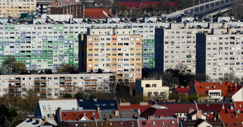 Feltárult, miként lehet hozzájutni az Otthon Start hitelhez, valamint mikor várható a pénz megérkezése.