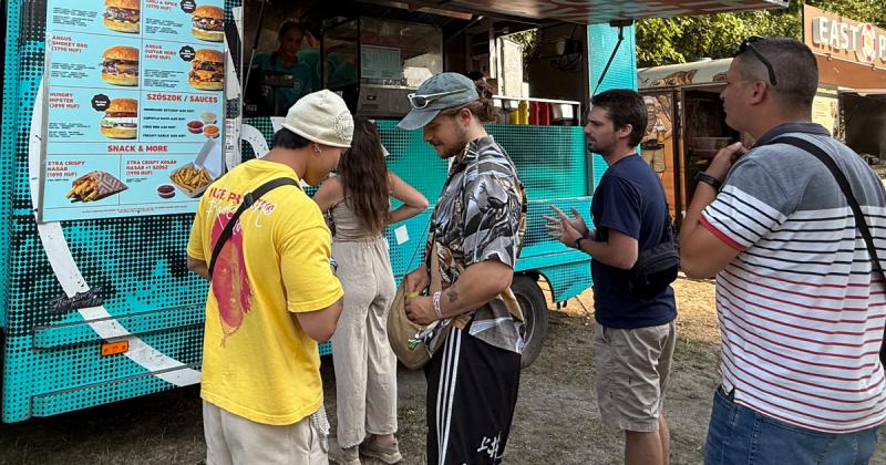 Ennyibe kerül egy hamburger: idén sem éppen barátiak az árak a Sziget Fesztiválon.