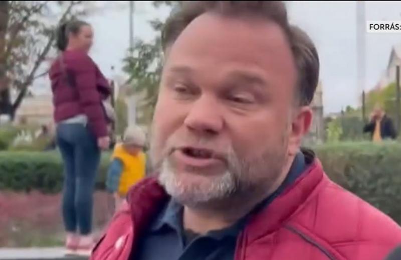 Aranyosi Péter továbbra is ragaszkodik ahhoz, hogy nem kér bocsánatot a Patrióta riporterétől, akit a közelmúltban megrángatott. A történet részletei és a videó is elérhető, amely bemutatja az eseményeket.