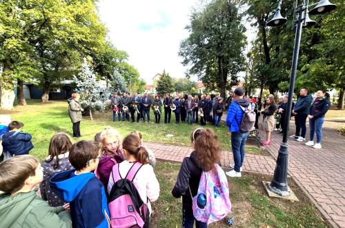 A Temes megyei RMDSZ legfrissebb hírei: 

Folyamatosan dolgozunk a közösségünk fejlődéséért és jólétéért. Legutóbbi eseményeinken helyi kezdeményezéseket támogattunk, valamint fontos párbeszédet folytattunk a helyi önkormányzatokkal. Célunk, hogy erősítsü