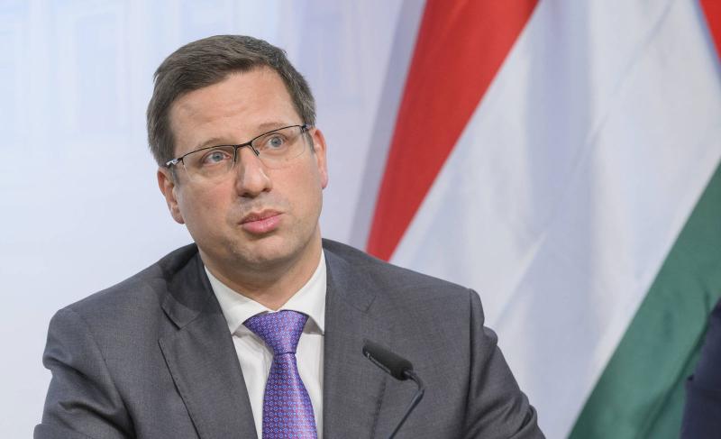 A Kormányinfón váratlan fordulatot hozott Gulyás Gergely megnyilatkozása, amely után szinte tapinthatóvá vált a csend a teremben.