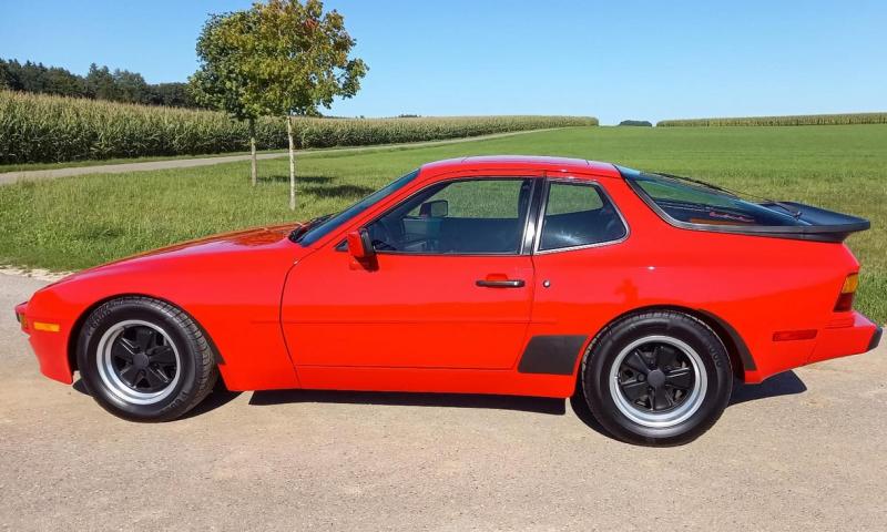 Ez a szinte érintetlen állapotú bukólámpás Porsche egy időutazásra invitál a 80-as évek varázslatos világába.