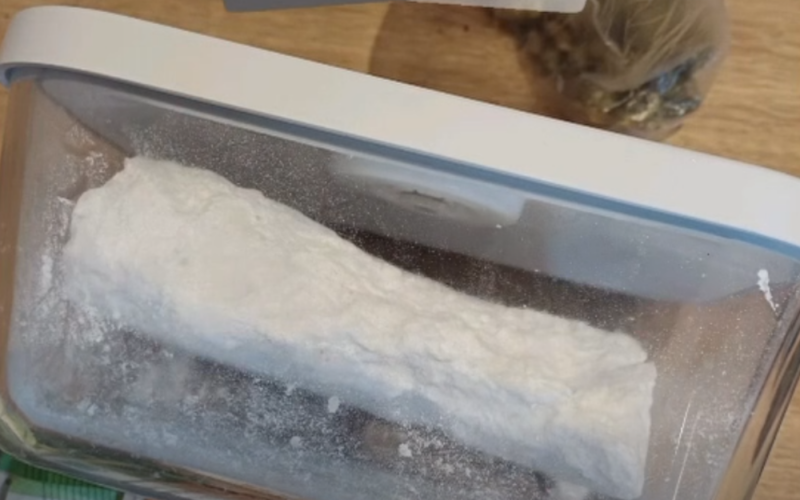 Évek óta kokainnal és metamfetaminra specializálódott üzletágban tevékenykedett - videón látható a rendőrségi akció.