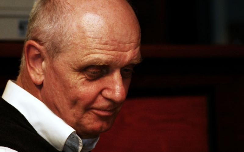 K. Horváth Zsolt: S nem marad emlék, amely elhagyna - György Péter, 1954-2025 | Litera - az irodalmi platform

A cikkben György Péter életművének és hatásának mélyreható elemzése olvasható. Az írás egy olyan gondolatkört tárgyal, amelyben a személyes emlé