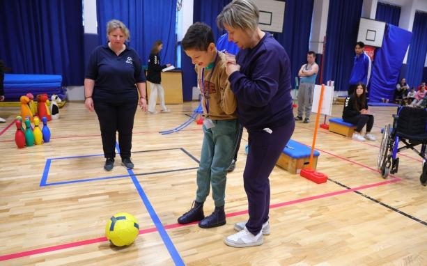 Fedezd fel a mozgás varázsát a Rudas fürdőben! Itt nem csupán a víz, hanem az élmények tengerére is evezhetsz. A gyógyhatású termálvizekben való áztatás mellett élvezheted a különleges szaunákat és a lenyűgöző panorámát a város fölé. Engedd, hogy a test é