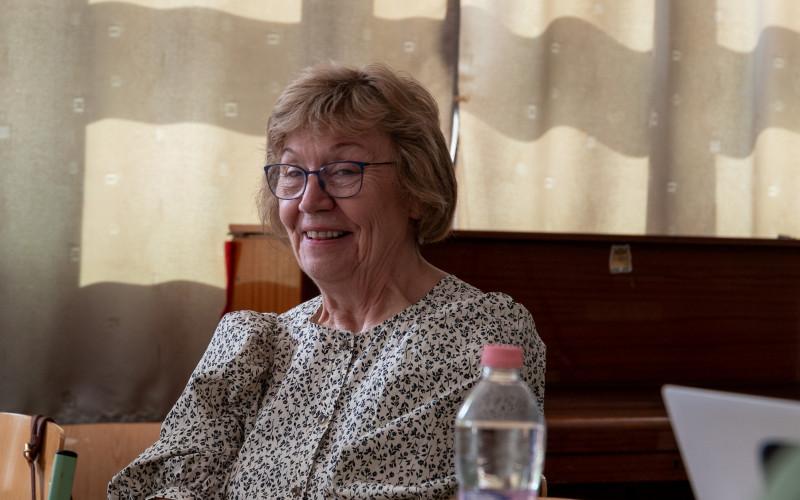 Kerekesné Lévai Erika: Civil kutatók szerepében | Litera - az irodalmi portál

A civil kutatók világában való eligibilitásunk nem csupán egy cím, hanem egy felelősség is, amely arra ösztönöz bennünket, hogy mélyebb megértést nyerjünk a társadalmi jelenség