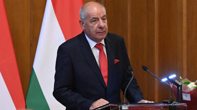 Sulyok Tamás lesz Magyarország hangja az EU és Afrika közötti csúcstalálkozón, ahol fontos párbeszédek és együttműködések formálódnak.